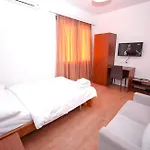 Sidi - Free Parking, Fast Wifi Connection And Breakfast Included Hotel Tirana