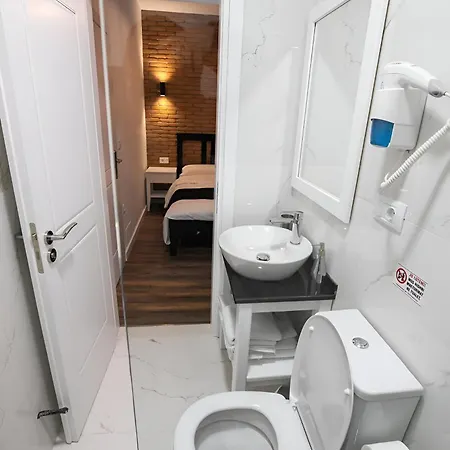 Sidi - Free Parking, Fast Wifi Connection And Breakfast Included Τίρανα