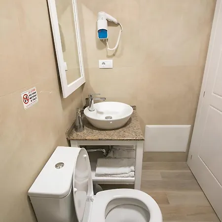 Ξενοδοχείο Sidi - Free Parking, Fast Wifi Connection And Breakfast Included