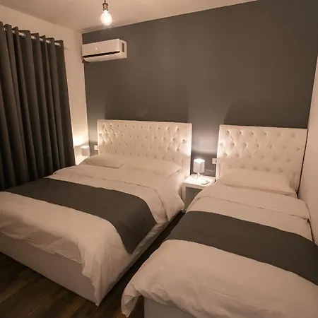 Sidi - Free Parking, Fast Wifi Connection And Breakfast Included Τίρανα