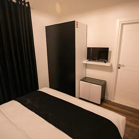 Sidi - Free Parking, Fast Wifi Connection And Breakfast Included Hotel 3*
