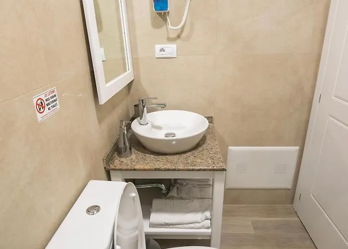 Sidi - Free Parking, Fast Wifi Connection And Breakfast Included 3*