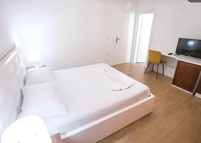 Sidi - Free Parking, Fast Wifi Connection And Breakfast Included Tirana