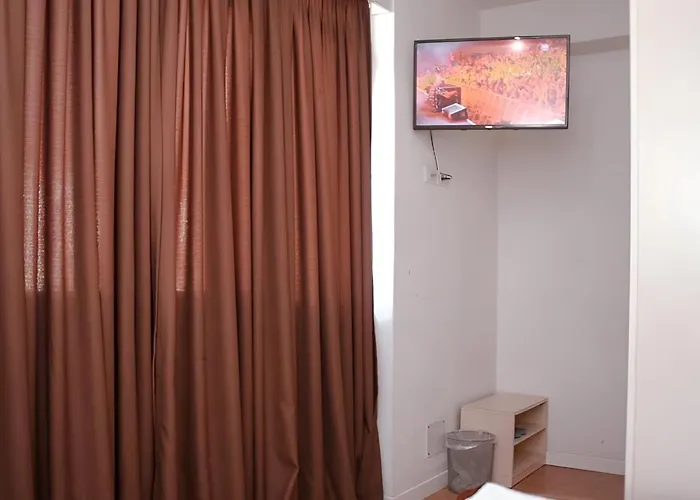 Sidi - Free Parking, Fast Wifi Connection And Breakfast Included Hotel