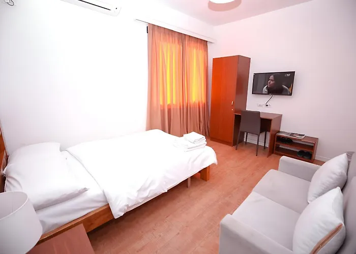 Sidi - Free Parking, Fast Wifi Connection And Breakfast Included Hotel Tirana