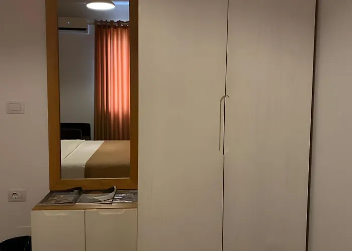 Hotel Sidi - Free Parking, Fast Wifi Connection And Breakfast Included Tirana