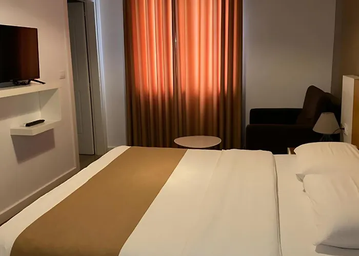 Sidi - Free Parking, Fast Wifi Connection And Breakfast Included Hotel