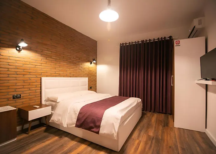 Sidi - Free Parking, Fast Wifi Connection And Breakfast Included Hotel Tirana